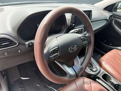 Used 2018 Hyundai Elantra GT FWD image 15