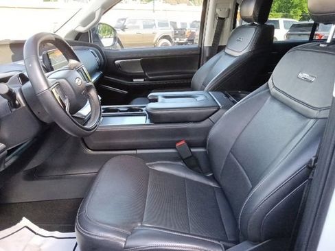 Used 2025 Ford Expedition Max Platinum AWD/4WD image 15