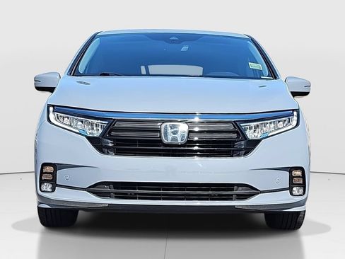 Used 2023 Honda Odyssey Elite image 2