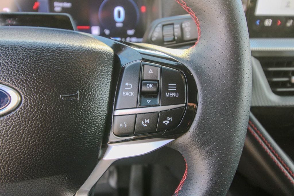 Used 2025 Ford Explorer ST-Line w/ ST-Line Street Pack AWD/4WD image 21