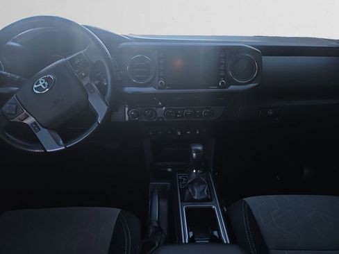 Used 2022 Toyota Tacoma TRD Off-Road image 11