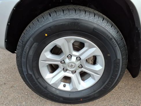 Used 2020 Toyota 4Runner SR5 Premium w/ Moonroof Package RWD image 8