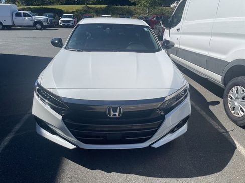 Used 2021 Honda Accord Sport image 2