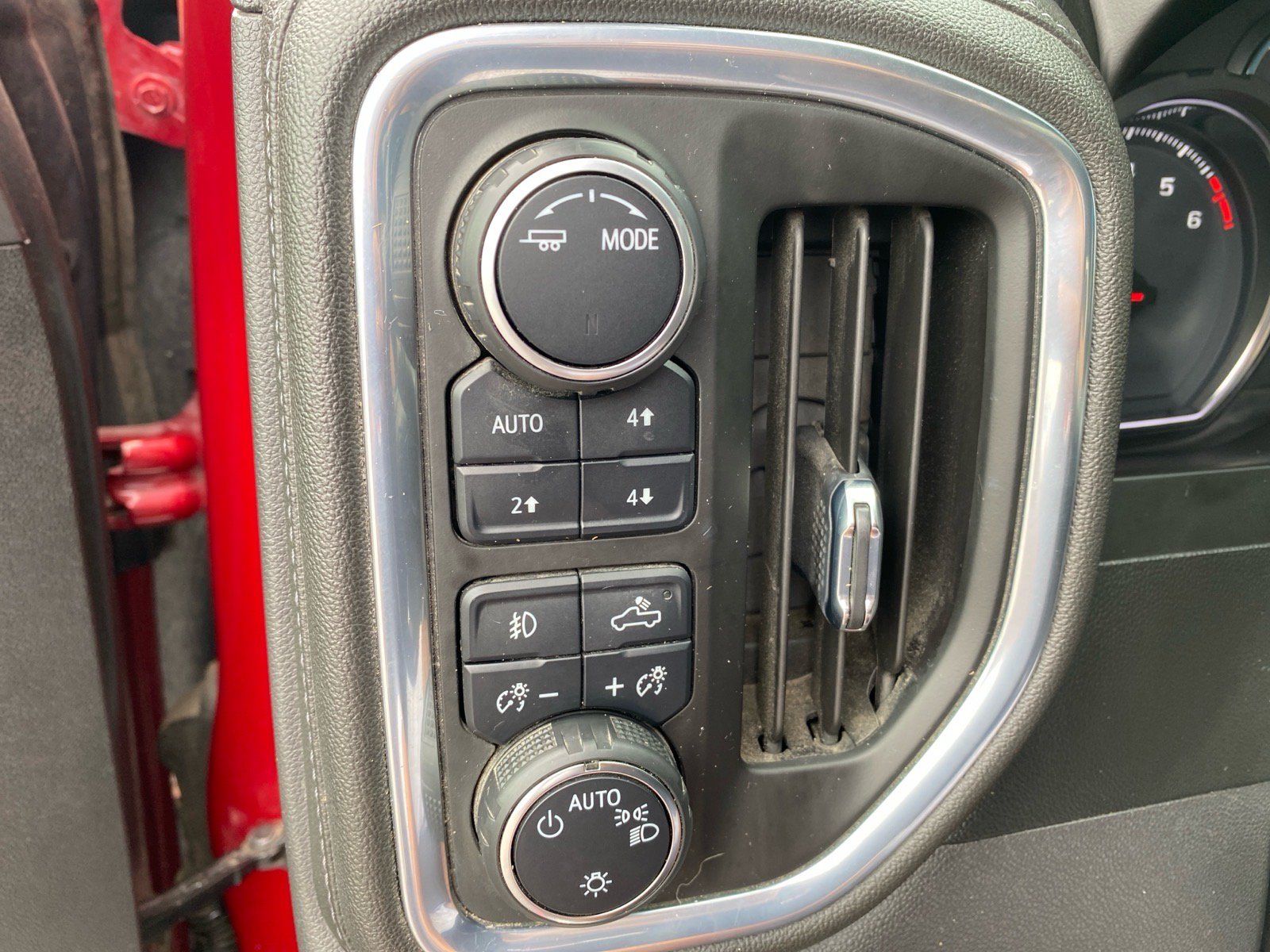 Used 2021 Chevrolet Silverado 1500 LT Trail Boss w/ Bed Protection Package AWD/4WD image 12