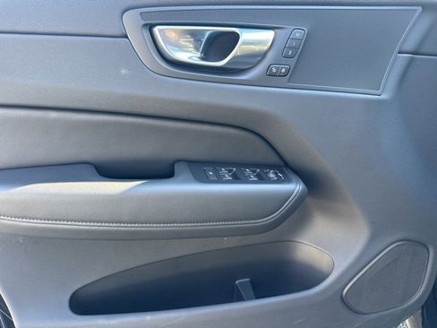 Certified 2025 Volvo XC60 B5 Core image 17