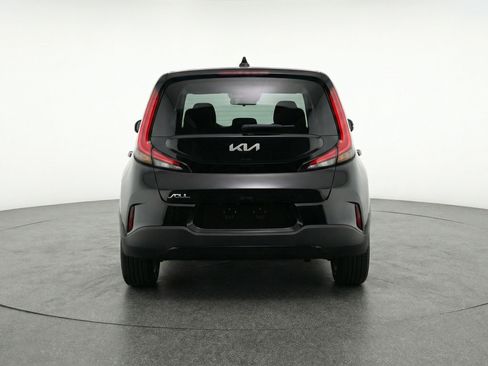 Used 2025 Kia Soul LX w/ LX Technology Package FWD image 7