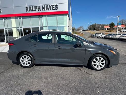 Certified 2024 Toyota Corolla LE image 2