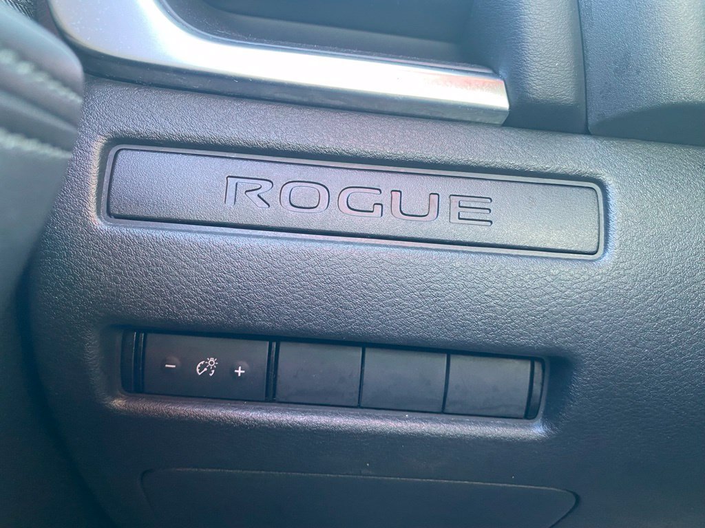 Used 2021 Nissan Rogue S FWD image 23