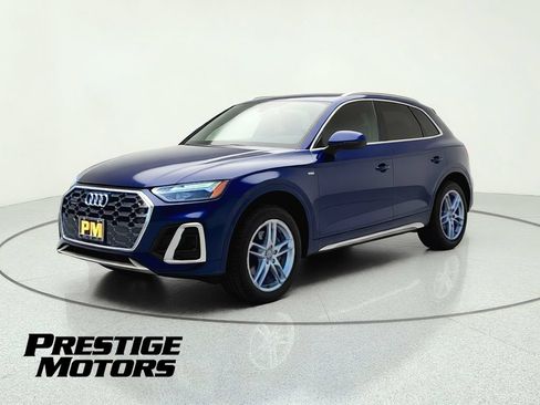 Used 2022 Audi Q5 2.0T Premium w/ Convenience Package AWD/4WD image 4
