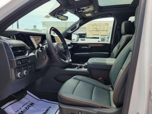 New 2026 GMC Yukon XL AT4 AWD/4WD image 22