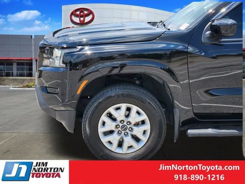Used 2023 Nissan Frontier SV w/ Tow Package AWD/4WD image 7