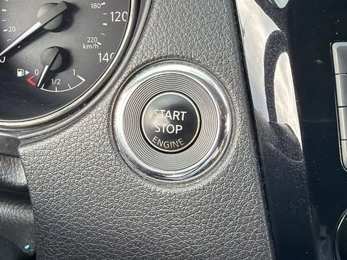Used 2017 Nissan Rogue Sport SL FWD image 31