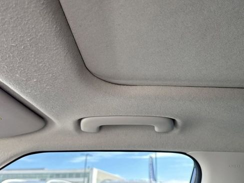 Used 2023 Hyundai Venue SEL image 15