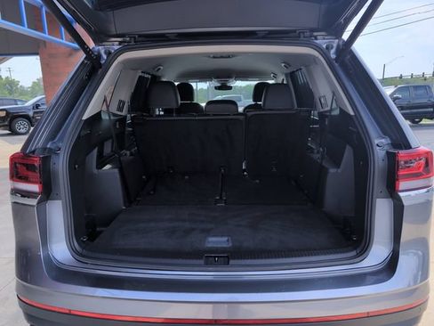 Used 2025 Volkswagen Atlas SE FWD image 21