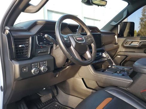 Used 2024 GMC Sierra 2500 AT4 w/ AT4 Premium Plus Package AWD/4WD image 20