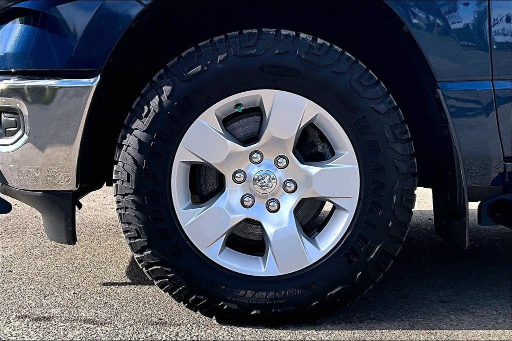 Used 2021 RAM 1500 Big Horn AWD/4WD image 11