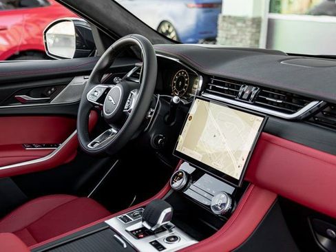 New 2026 Jaguar F-PACE R-Dynamic S image 30