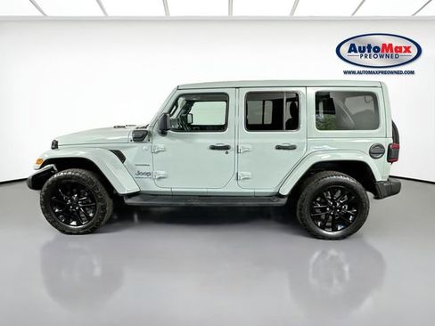 Used 2023 Jeep Wrangler Unlimited Sahara w/ Cold Weather Group AWD/4WD image 9