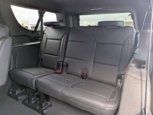 Used 2025 GMC Yukon XL Denali AWD/4WD image 15