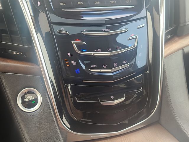 Used 2018 Cadillac Escalade Luxury AWD/4WD image 21