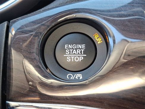 Used 2021 Jeep Grand Cherokee Overland image 25