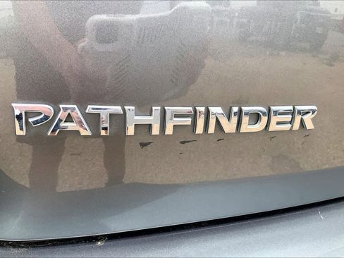 Used 2019 Nissan Pathfinder SL AWD/4WD image 32