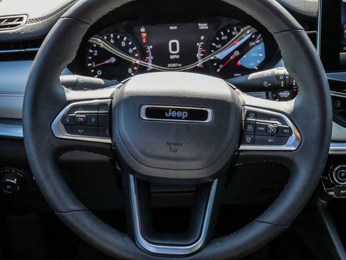Used 2025 Jeep Compass Limited AWD/4WD image 26