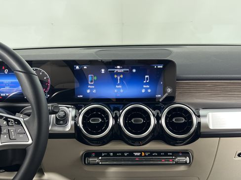 Used 2026 Mercedes-Benz GLB 250 image 17