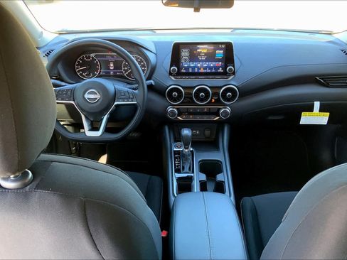 Used 2025 Nissan Sentra SV image 5