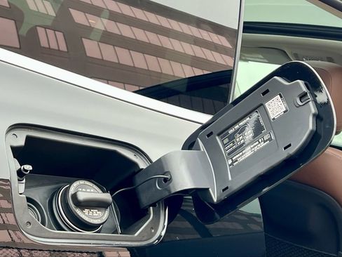 Certified 2026 Mercedes-Benz GLS 450 4MATIC image 12