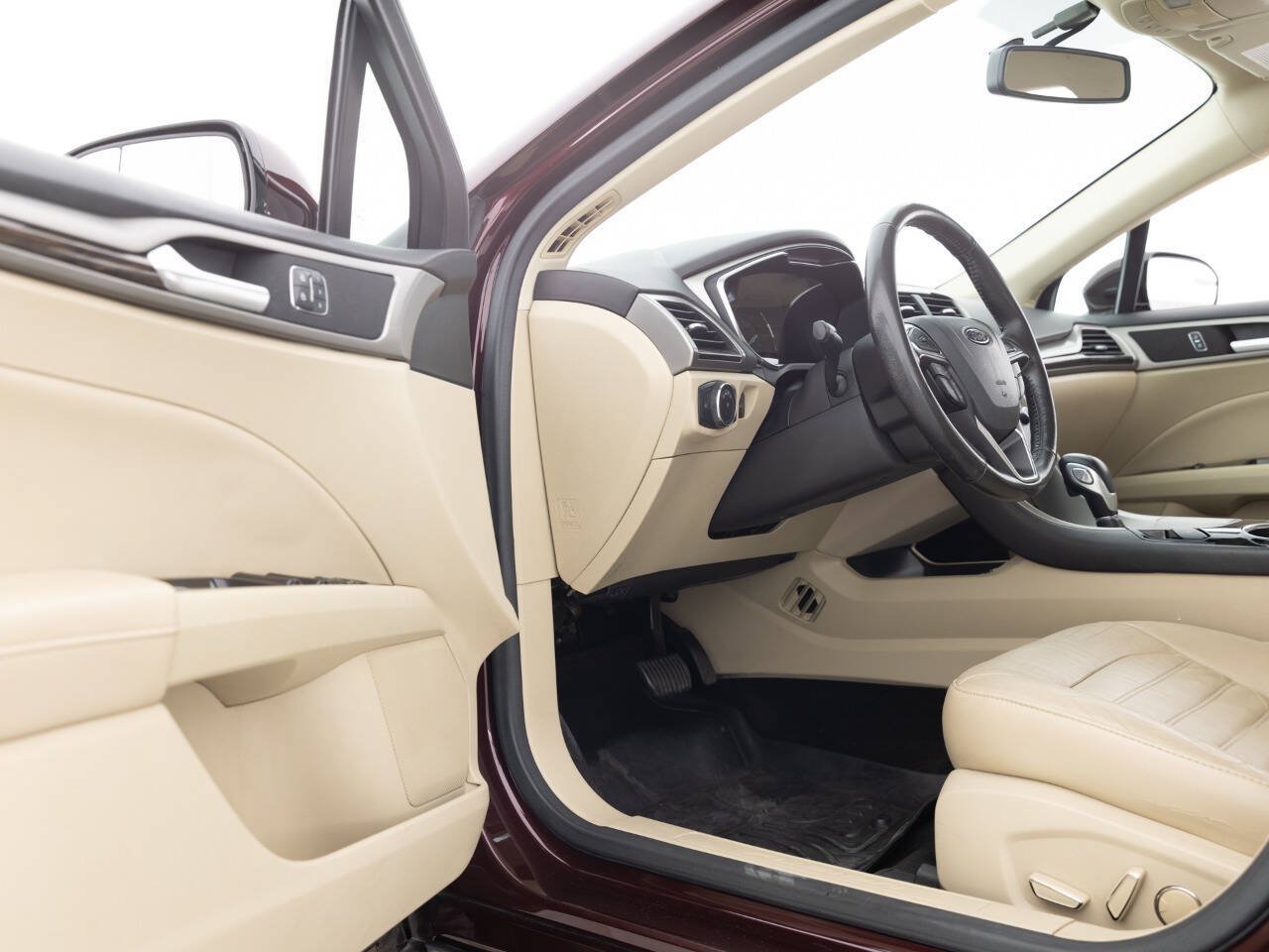Used 2013 Ford Fusion SE FWD image 24