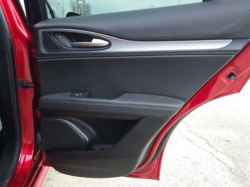 Used 2022 Alfa Romeo Stelvio Veloce image 12