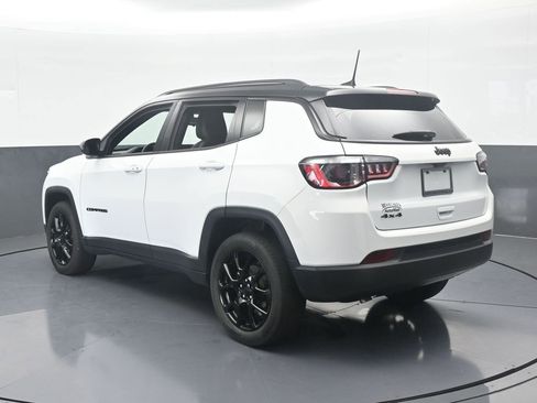Used 2023 Jeep Compass Altitude image 4