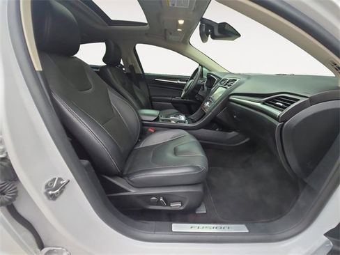 Used 2019 Ford Fusion Energi Titanium image 15