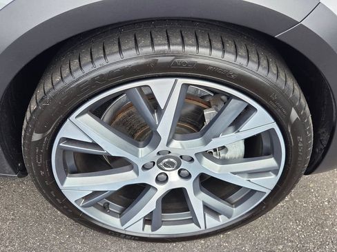 Used 2025 Volvo V90 B6 Cross Country Ultra AWD/4WD image 8