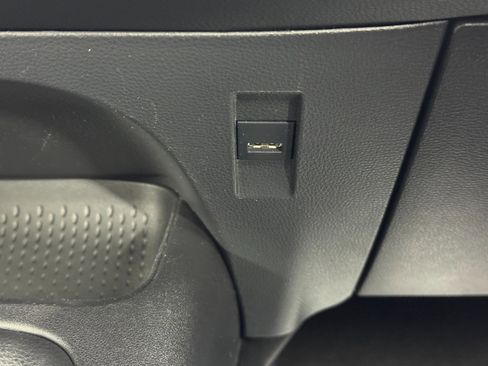 Used 2022 Toyota Corolla LE image 24