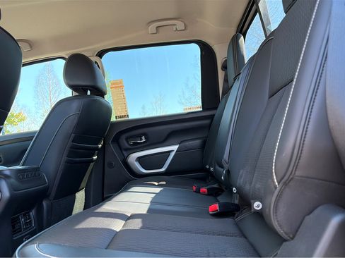 Used 2017 Nissan Titan PRO-4X image 17