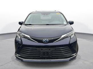 Used 2022 Toyota Sienna XLE video 3