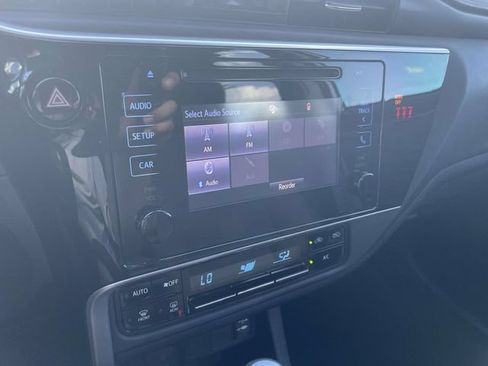 Used 2019 Toyota Corolla LE FWD image 26
