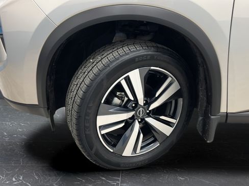 Used 2025 Nissan Rogue SL w/ SL Premium Package AWD/4WD image 34