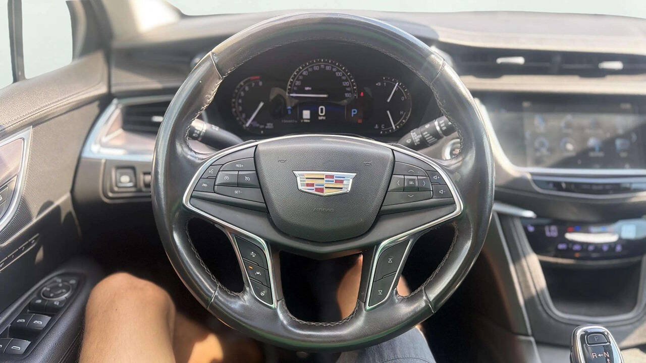 Used 2018 Cadillac XT5 Luxury w/ Driver Awareness Package AWD/4WD image 18