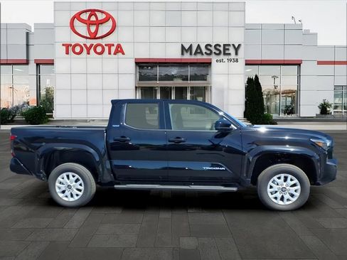 Used 2025 Toyota Tacoma SR5 w/ SR5 Upgrade Package RWD image 2
