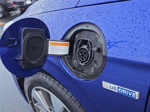 Used 2019 Hyundai Ioniq Plug-In Hybrid image 26