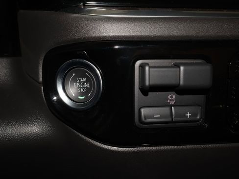 Certified 2025 GMC Sierra 1500 SLT w/ SLT Premium Plus Package AWD/4WD image 15
