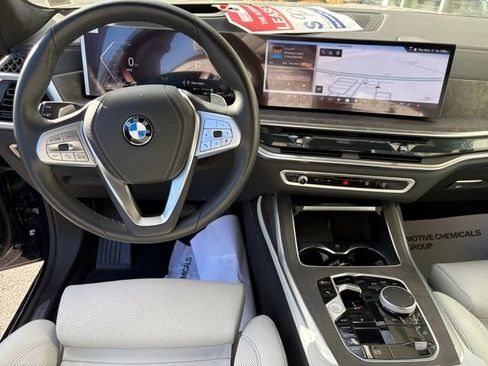 Used 2025 BMW X7 xDrive40i w/ Climate Comfort Package image 13
