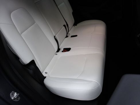 Used 2022 Tesla Model Y Performance image 36