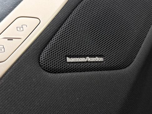 Used 2022 BMW iX xDrive50 w/ Premium Package image 7