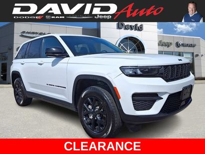 Used 2025 Jeep Grand Cherokee Altitude