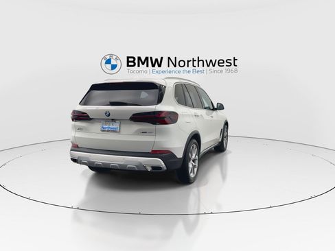 Used 2024 BMW X5 xDrive40i w/ Premium Package AWD/4WD image 3