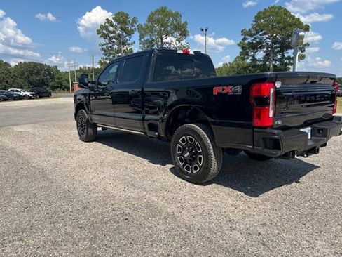 Used 2025 Ford F250 Platinum image 5